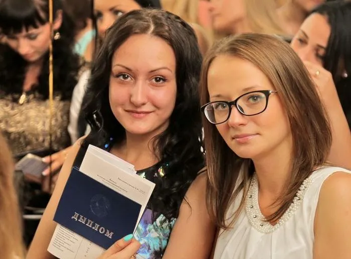 Дипломы об окончании Гомельского медицинского колледжа вручили 151 выпускнику
