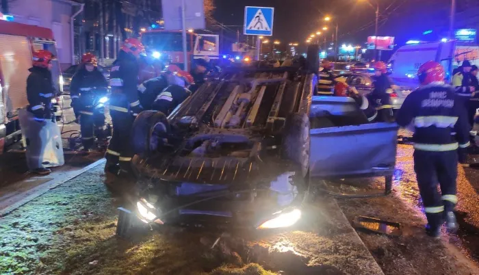 Работники МЧС деблокировали пассажирку после аварии в Гомеле
