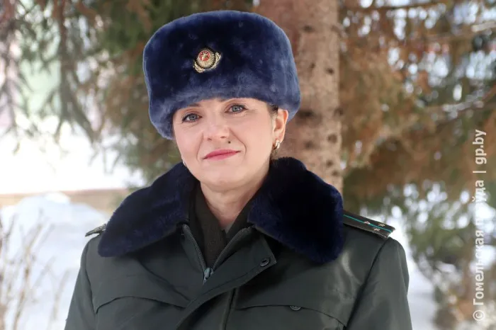 Почтальон решила кардинально сменить профессию и стала пограничником