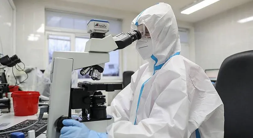 Число случаев заражения и смерти от COVID-19 в мире за неделю снизилось на 4%