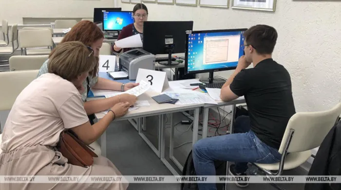 Когда на одно место 22 человека. Абитуриенты устремились в приемную комиссию медколледжа в Гомеле