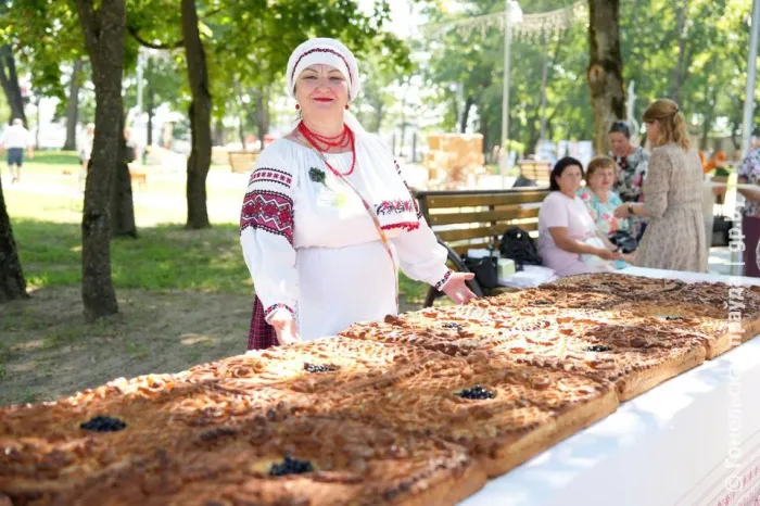 В городском сквере развернулся "Чарнiцы-фэст"