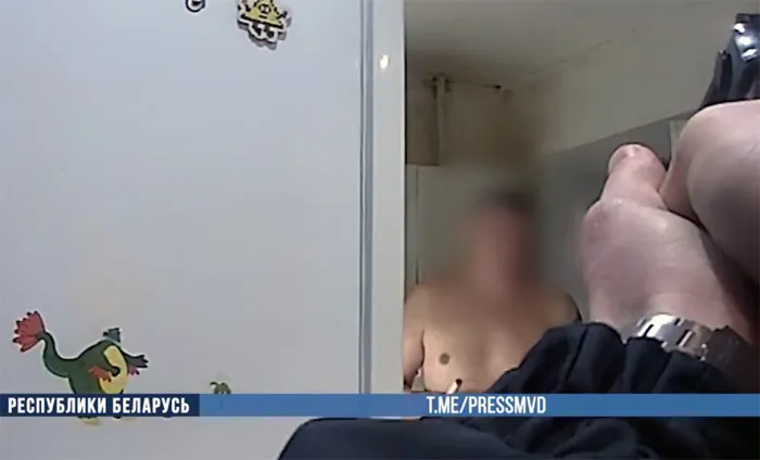 Житель Мозыря нанес жене не менее 17 ударов ножом: прокуратура передала в суд дело об убийстве и нападении на участкового