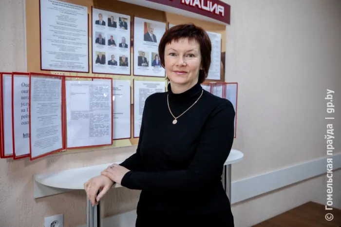 Работа, вязание и стихи: гомельский нотариус Светлана Токарева рассказала о своем уникальном секрете счастья