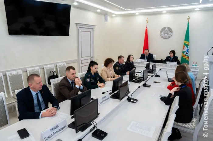 Не ходить на лед и помнить правила дорожного движения: в Гомеле обсудили безопасность и занятость школьников в период весенних каникул