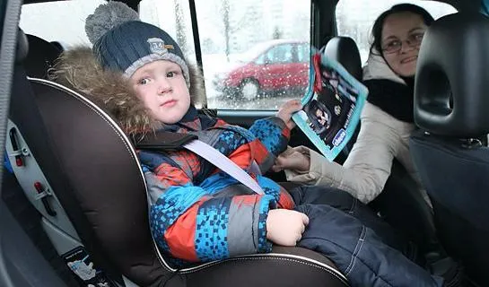 Эксперт рассказал, где в салоне авто самое безопасное место для установки детского кресла