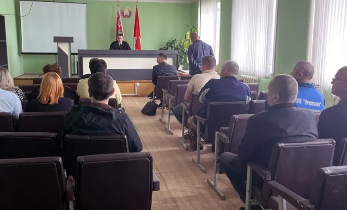 За полгода похитил 720 литров дизельного топлива: прокуратура Чечерского района поддержала гособвинение в выездном судебном заседании