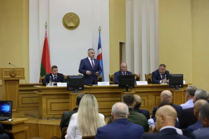 Уверен, что поддержат земляки: губернатор Иван Крупко представил нового председателя Калинковичского райисполкома местной вертикали власти