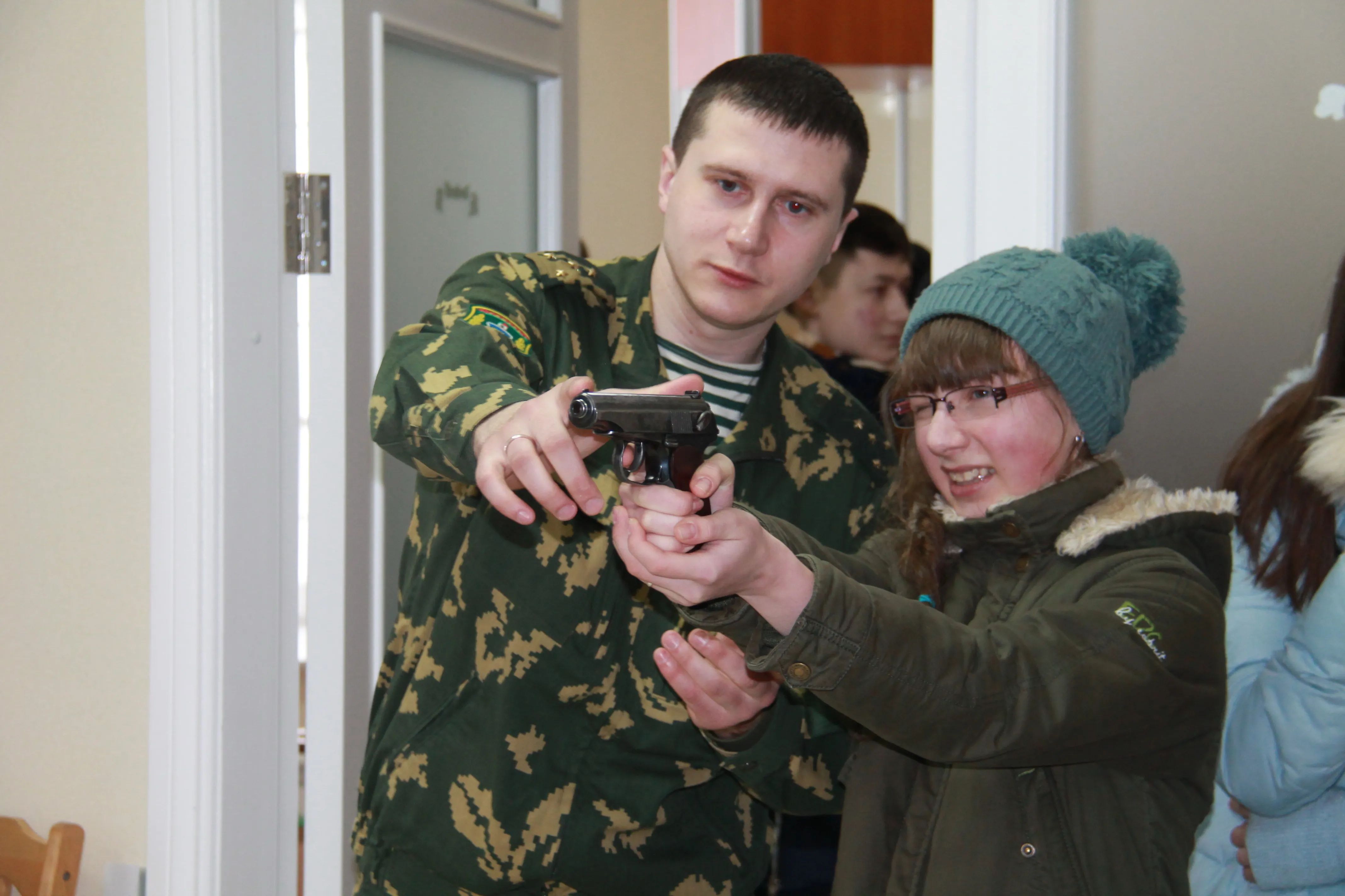 У Хойніках адзначылі Дзень абаронцаў Айчыны і Узброеных Сіл Беларусі