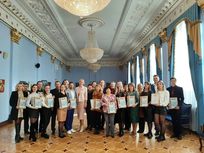 Фотофакт: в канун профессионального праздника награды получили работники учреждений культуры Железнодорожного района Гомеля 