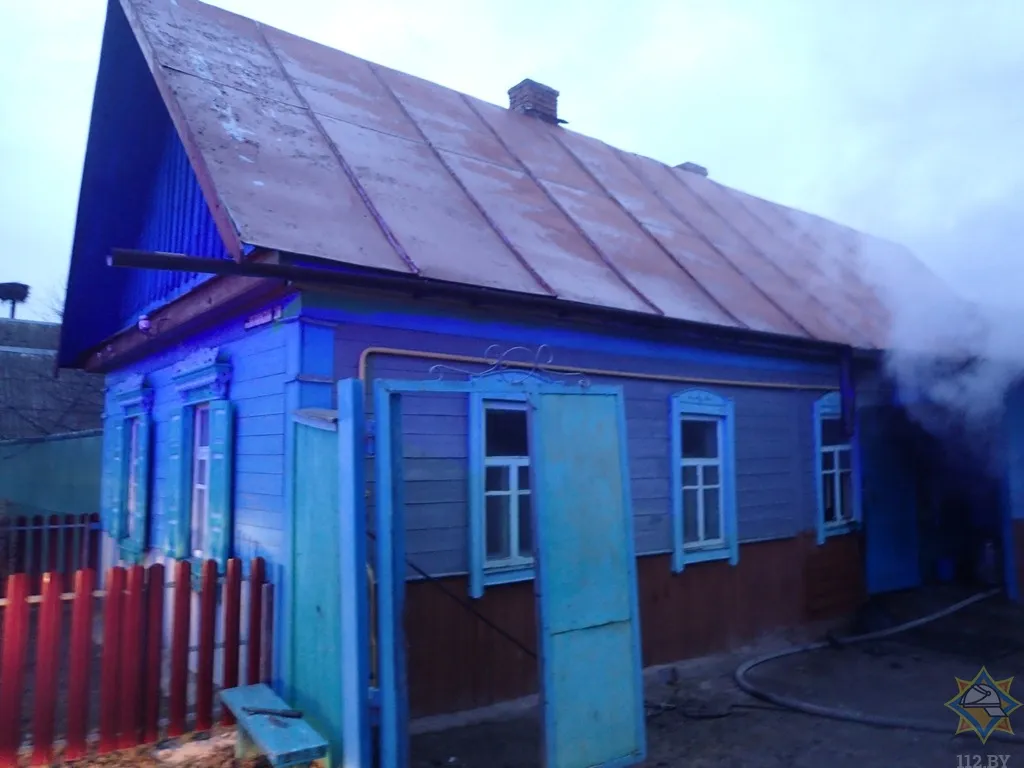 Неосторожность при курении привела к пожару в Гомельском районе. Травмирован пенсионер