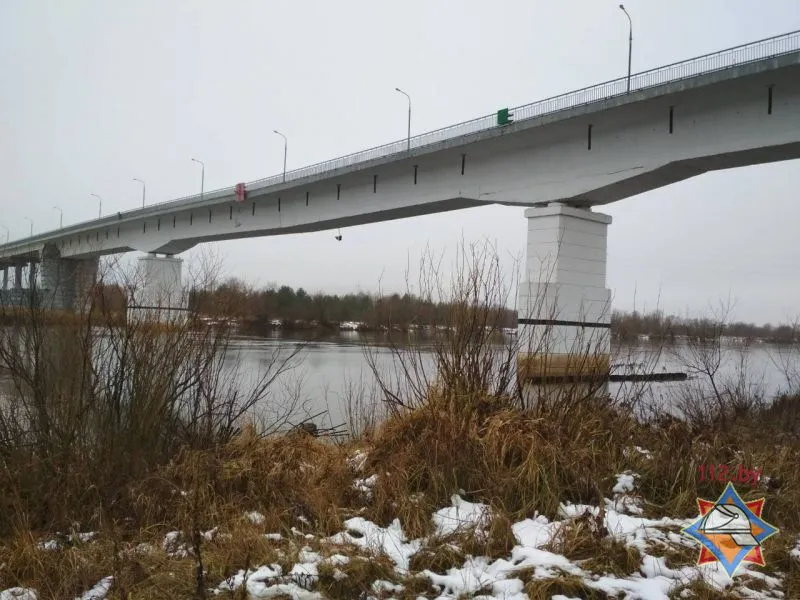 В Житковичском районе из-за трещины в мосту через Припять перекрыто движение автомобилей