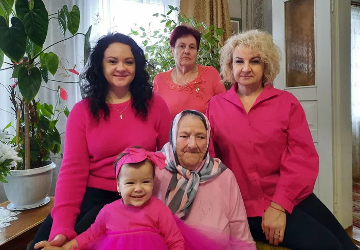 Одно фото – пять поколений женщин одной семьи