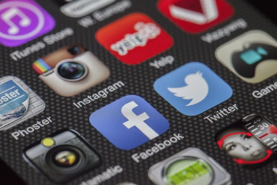 В Facebook через 50 лет число умерших превысит число живых