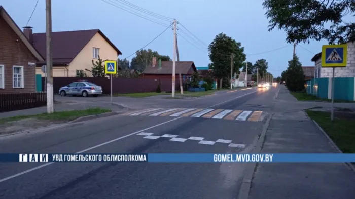В Ветке водитель мопеда не справился с управлением и опрокинулся