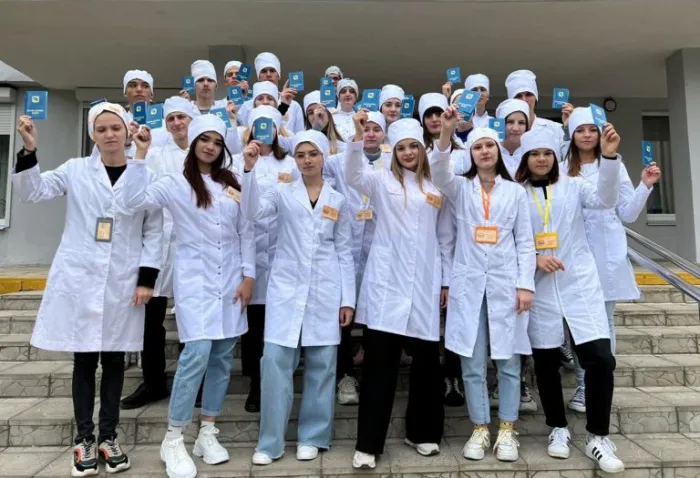 Почти 300 первокурсников Мозырского медколледжа ярко вступили в профсоюз