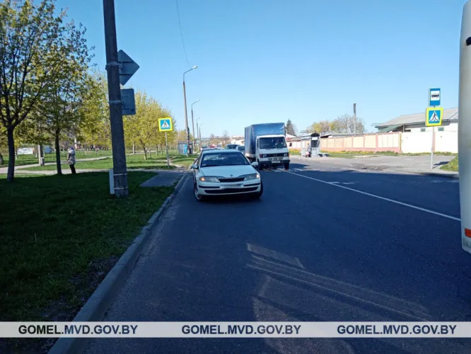 В Гомеле под колёса автомобиля попала 12-летняя девочка