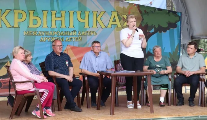 Начните день с добра: в Международном детском лагере мира и дружбы «Криничка-2025» прошла встреча, посвященная памяти Тимофея Глушакова