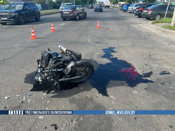 В Калинковичах мотоциклист погиб после столкновения с авто