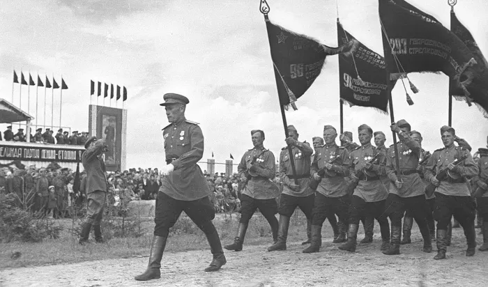 Герои «Багратиона». Отвага и мужество наших солдат, их неукротимая воля разбить врага принесли успех