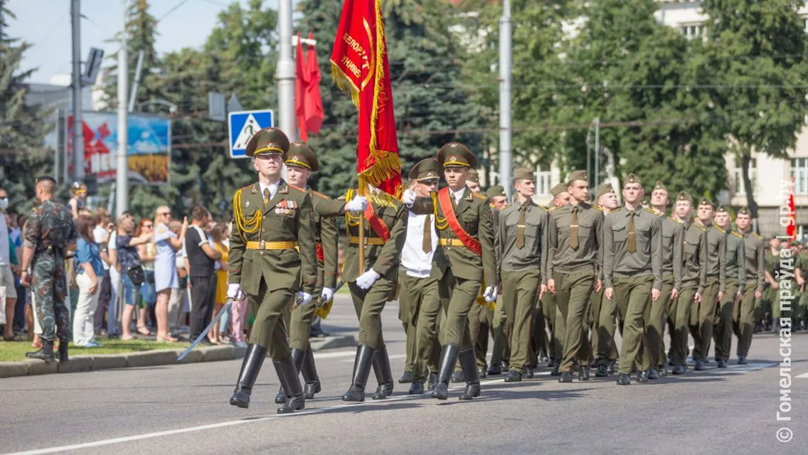 Торжественное прохождение войсковых частей в честь Дня Независимости