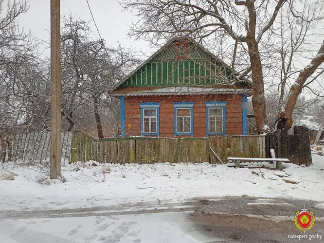 В Хойниках двое мужчин погибли от отравления метиловым спиртом