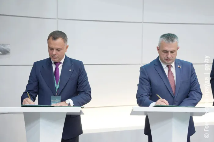 С условием создания новых рабочих мест: на полях экономического форума подписаны важные двусторонние соглашения