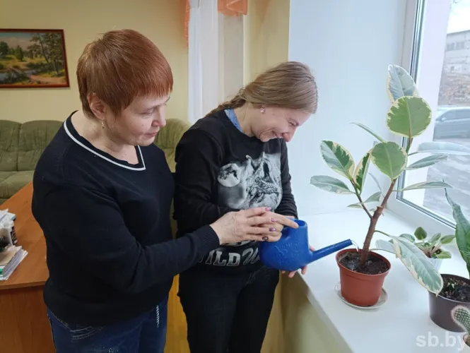 Новый клуб для обучения инвалидов хозяйственным навыкам открыли в Лельчицком ТЦСОН