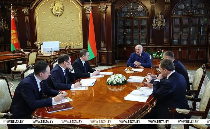 Лукашенко принял доклад Нацбанка, выступив за здоровую конкуренцию в решении важных для страны вопросов
