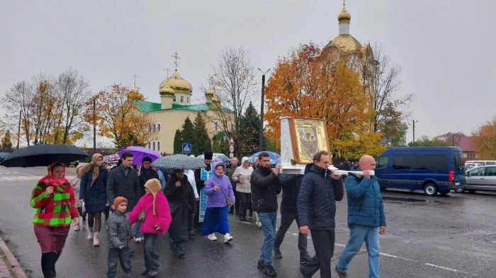 В Калинковичах прошел Крестный ход с иконой Божией Матери Юровичской Милосердной