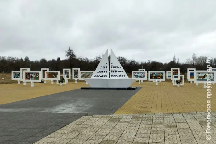 Сергей Бартош посетил мемориальный комплекс в Красном Береге Жлобинского района 