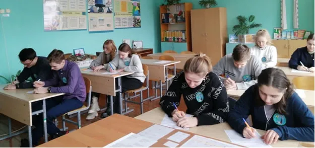 Ёсць такая традыцыя… Баравікоўская сярэдняя школа адзначыла Міжнародны дзень роднай мовы