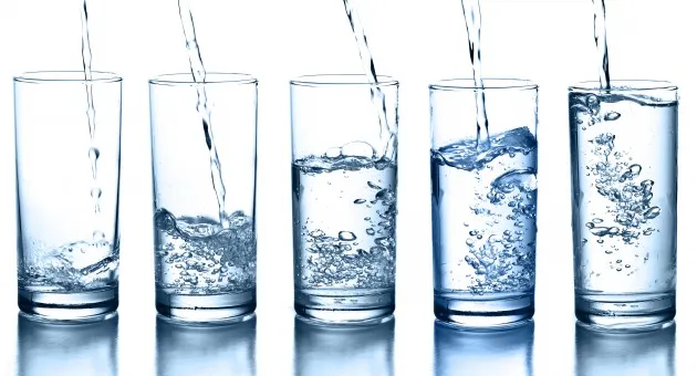 Восемь стаканов воды в день не нужны — ученые