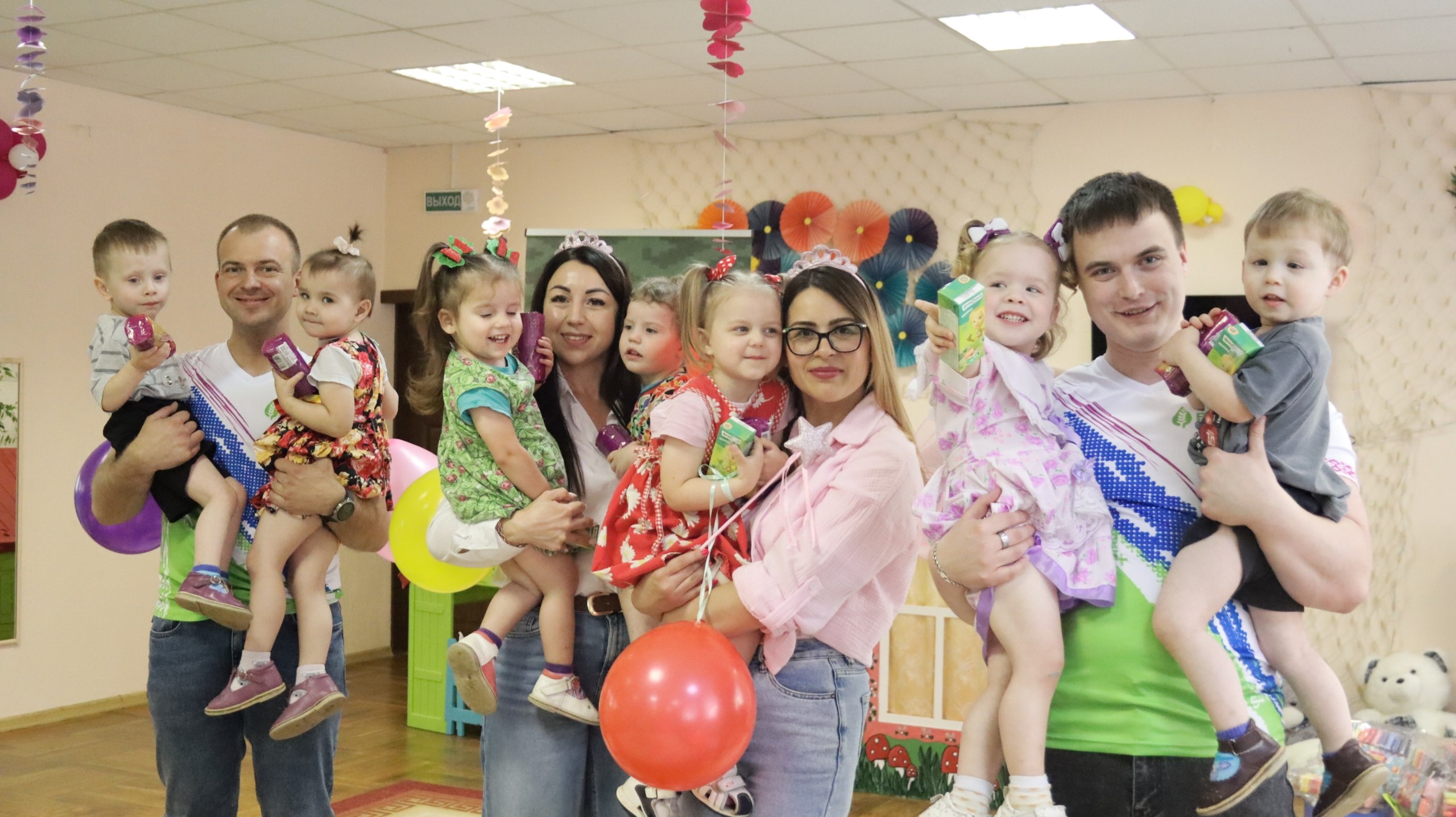 Волонтеры устроили праздник в областном доме ребенка для детей с поражением ЦНС и нарушениями психики