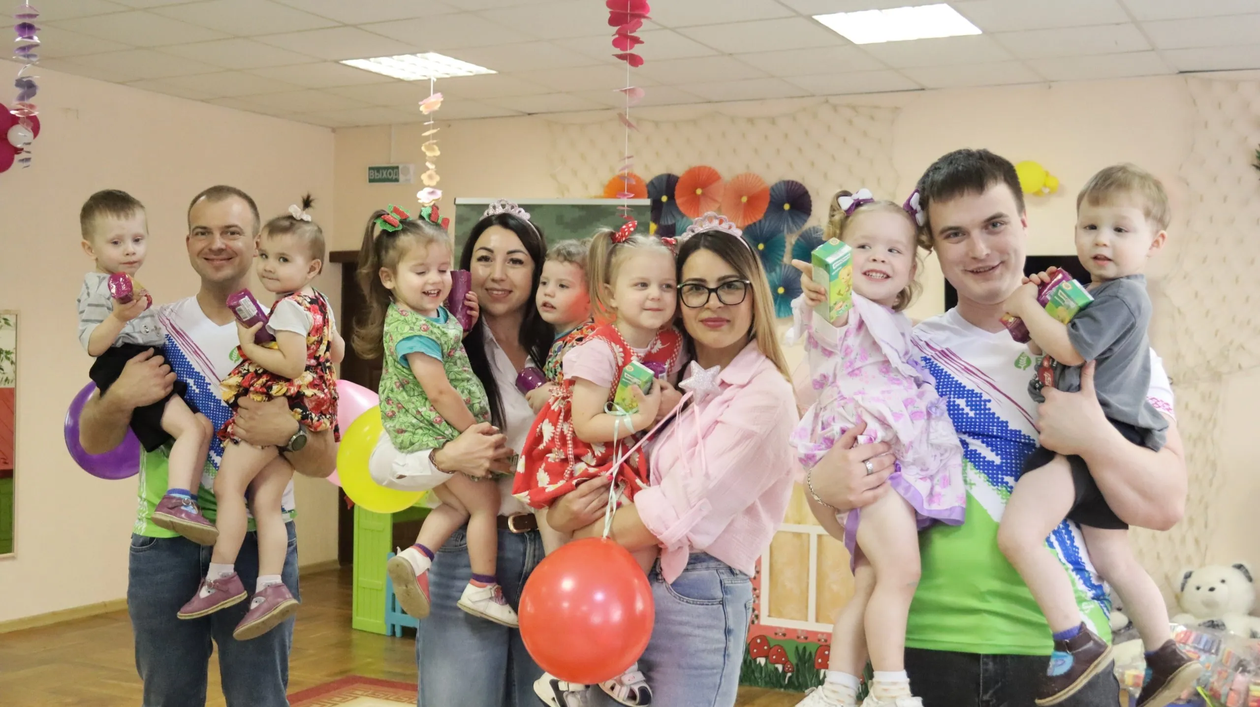 Волонтеры устроили праздник в областном доме ребенка для детей с поражением ЦНС и нарушениями психики