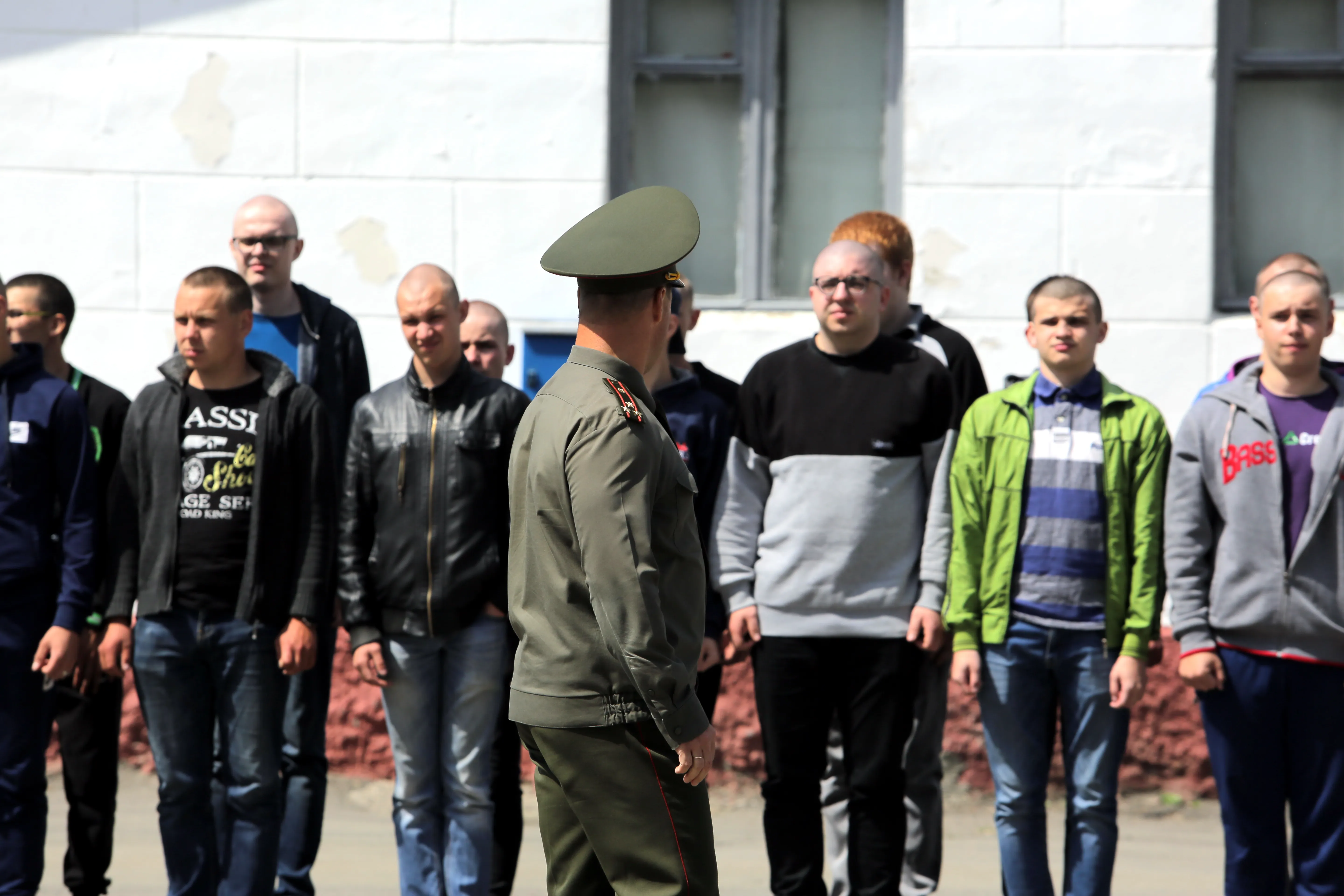Сколько парней Гомельщины пойдут в армию в мае и что их ждет: интервью с военным комиссаром области Андреем Кривоносовым