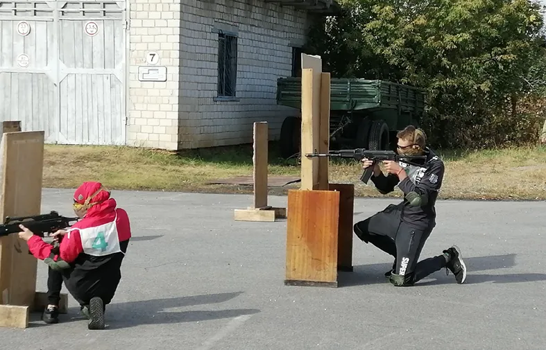 В Калинковичах прошли соревнования по страйкболу для ребят из городских школ
