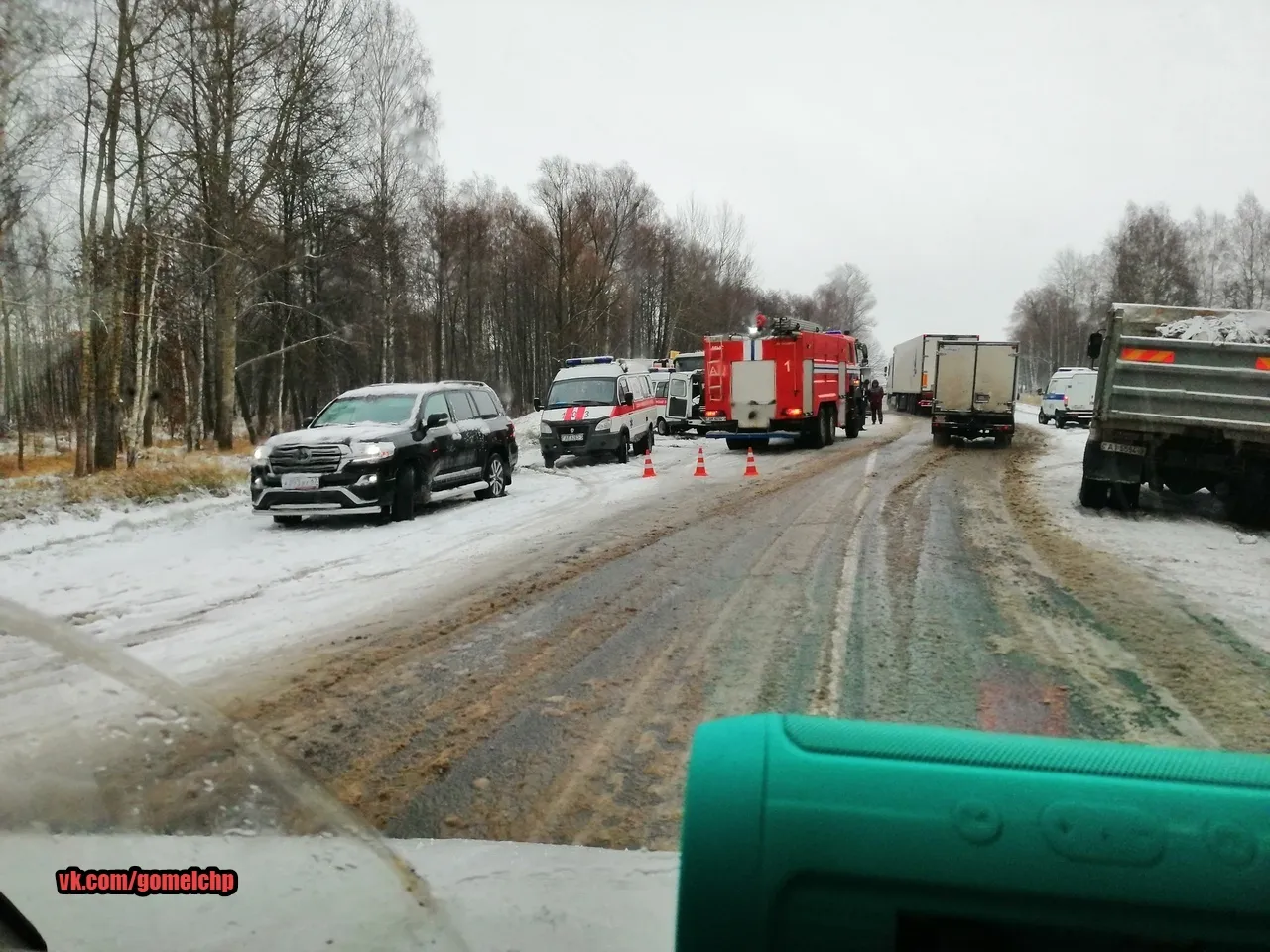 Пять погибших: в Калинковичском районе столкнулись МАЗ и микроавтобус