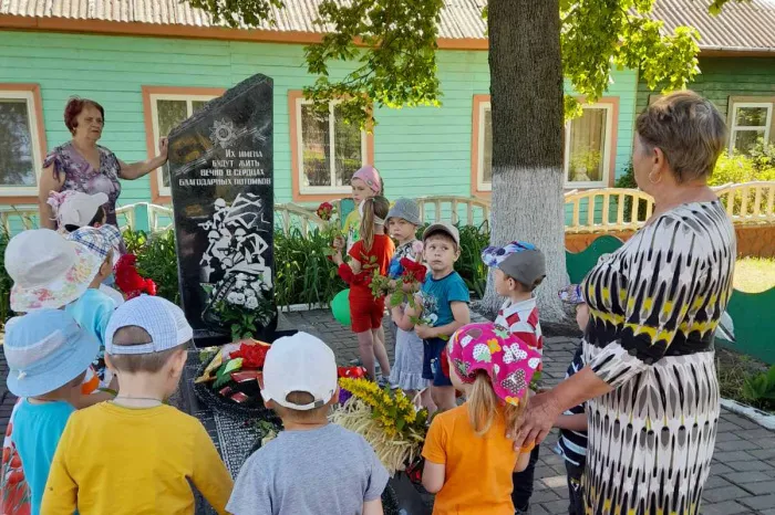 Как в агрогородке Пересвятое Речицкого района ребятам с детства прививают любовь к Родине