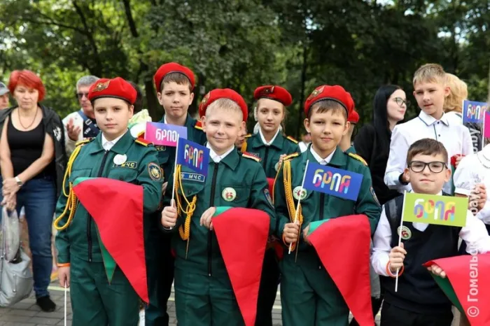 Всегда готовы к добрым делам: в Гомеле ребята попрощались с пионерским галстуком и вступили в ряды БРСМ