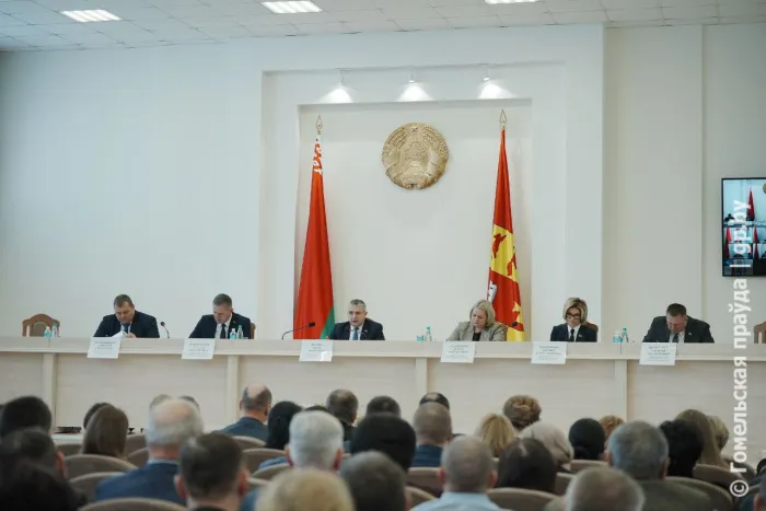 Вопрос социально-экономического развития Октябрьского района рассмотрен на выездном заседании облисполкома
