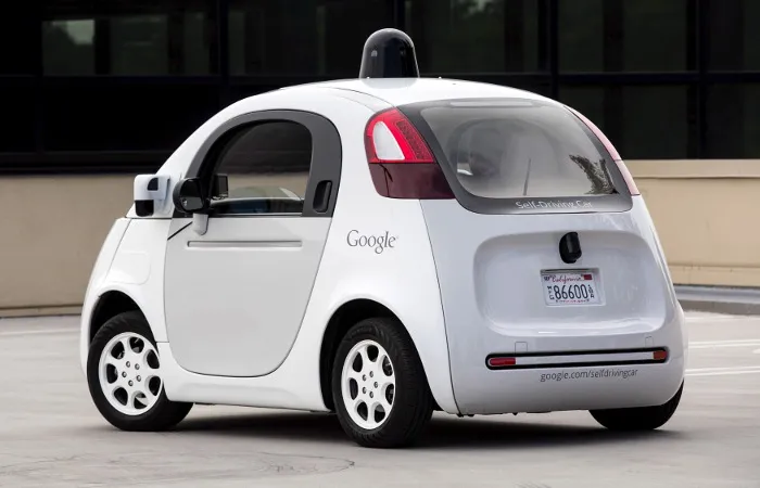 В Калифорнии потребовали посадить в Google-беспилотник водителя