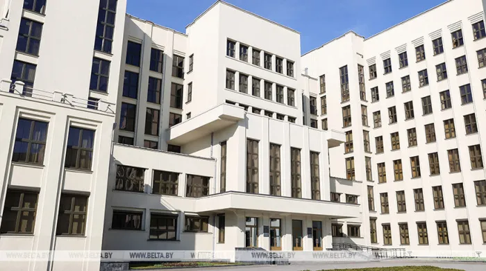 В Беларуси увеличена финансовая поддержка детей-сирот