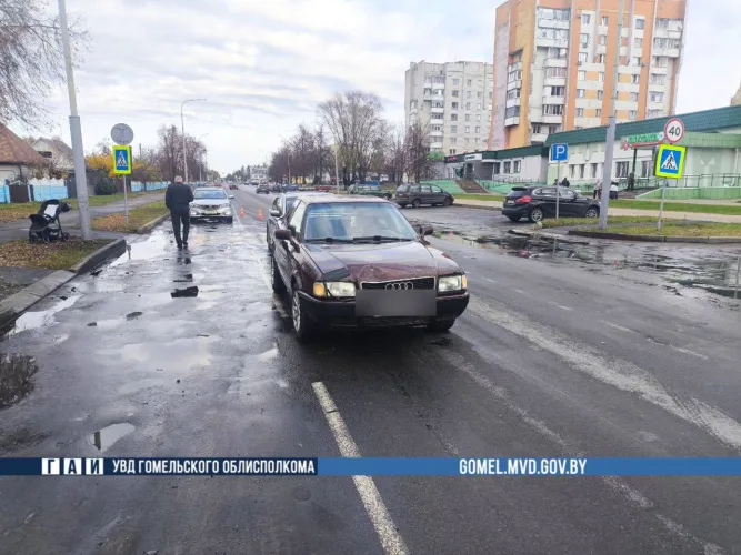 В Калинковичах водитель «Ауди» сбил женщину с коляской на пешеходном переходе