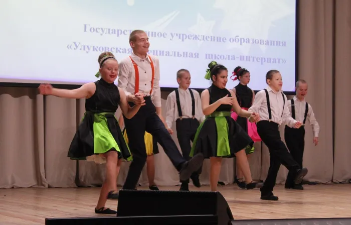«Мы вместе!» В Добруше Международный фестиваль творчества объединил более 90 людей с инвалидностью из Беларуси и России