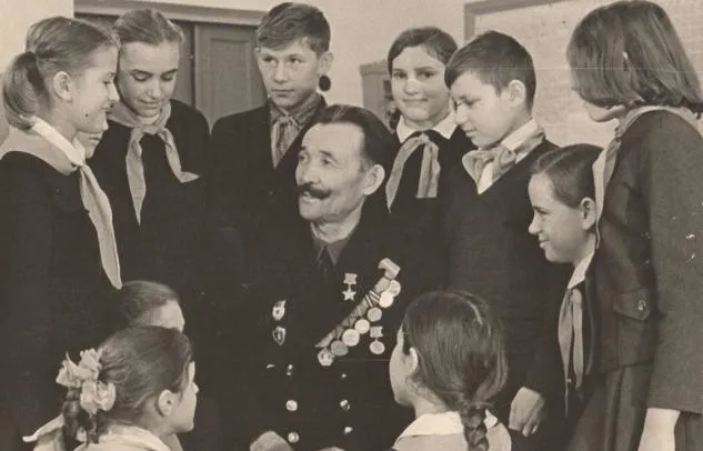Музей средней школы № 5 Рогачева имени 120-й гвардейской стрелковой Рогачевской Краснознаменной дивизии хранит героическое наследие предков