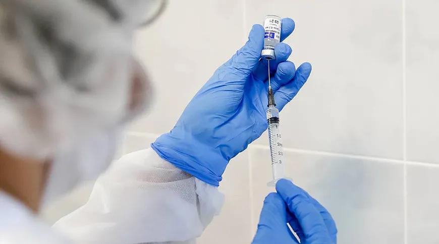 Массовая вакцинация от коронавируса в Беларуси начнется с апреля