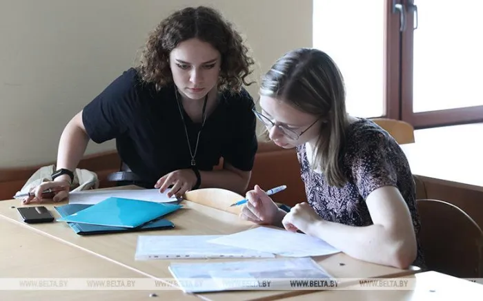 Вузы Беларуси завершают прием документов от абитуриентов на бюджет