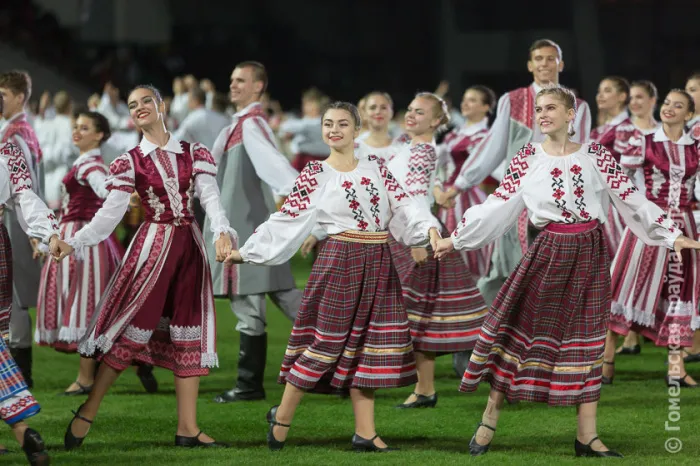 В юбилейном, десятом, «Сожскім карагодзе» в Гомеле примут участие 40 коллективов из четырех стран