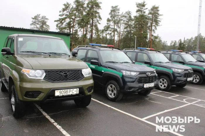 Для защиты южного рубежа. Мозырские пограничники получили новые автомобили